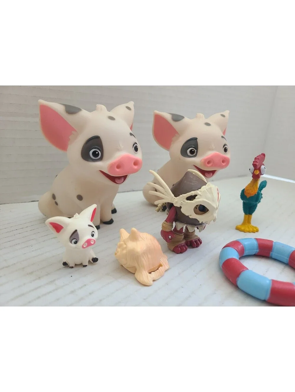 Lot of 7 Miniatures from Disney's Moana - Hei Hei, Kotu, Pua